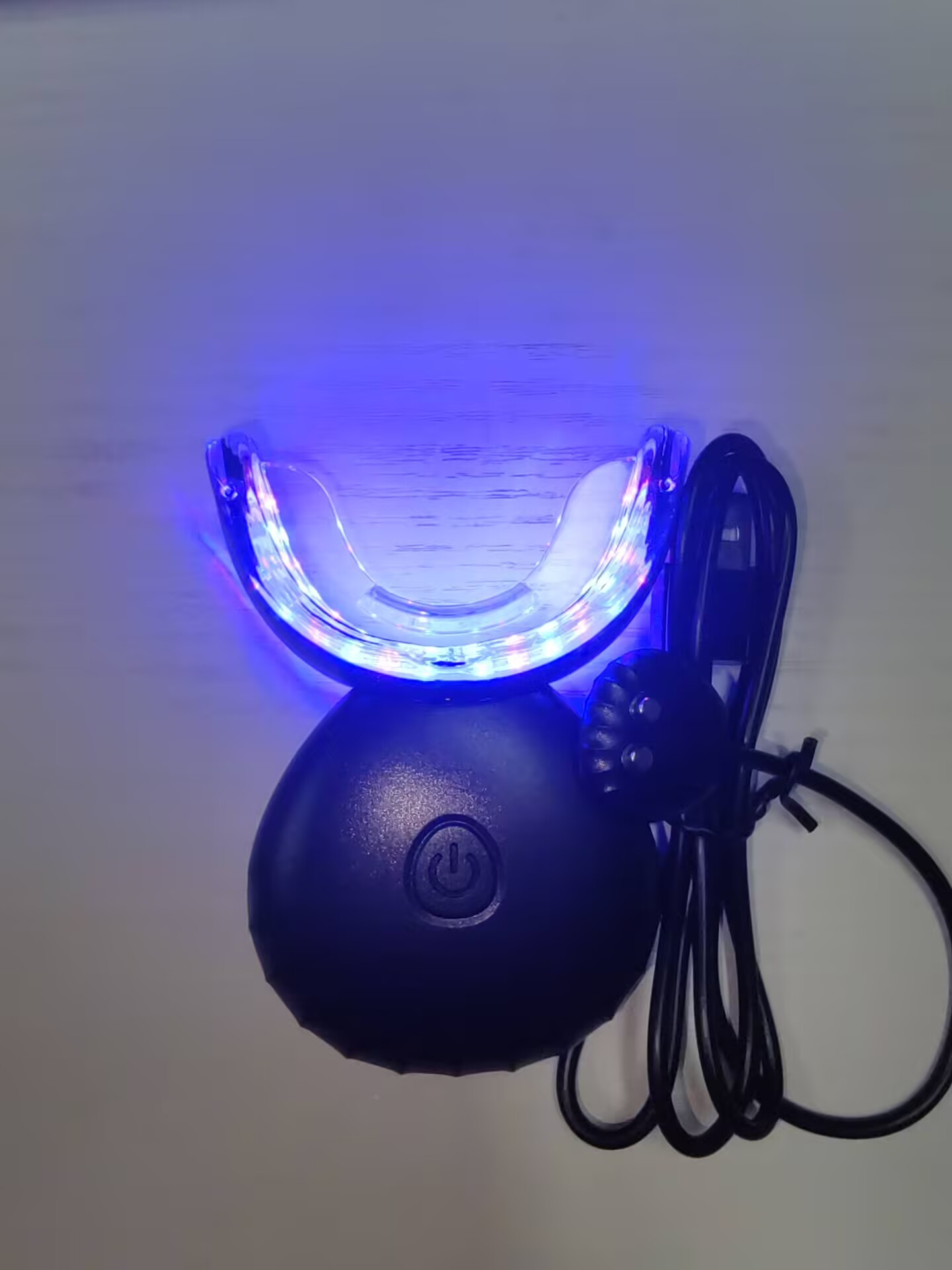 Cura Orale e Sbiancamento Dent - Teeth Whitening With Blue Light recensione e prezzo